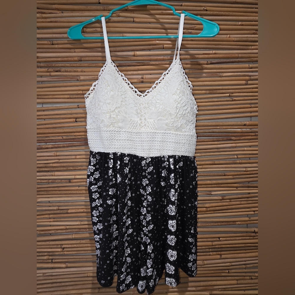 Derek Heart Crochet Lace White and Black Mini Dress Romper MEDIUM